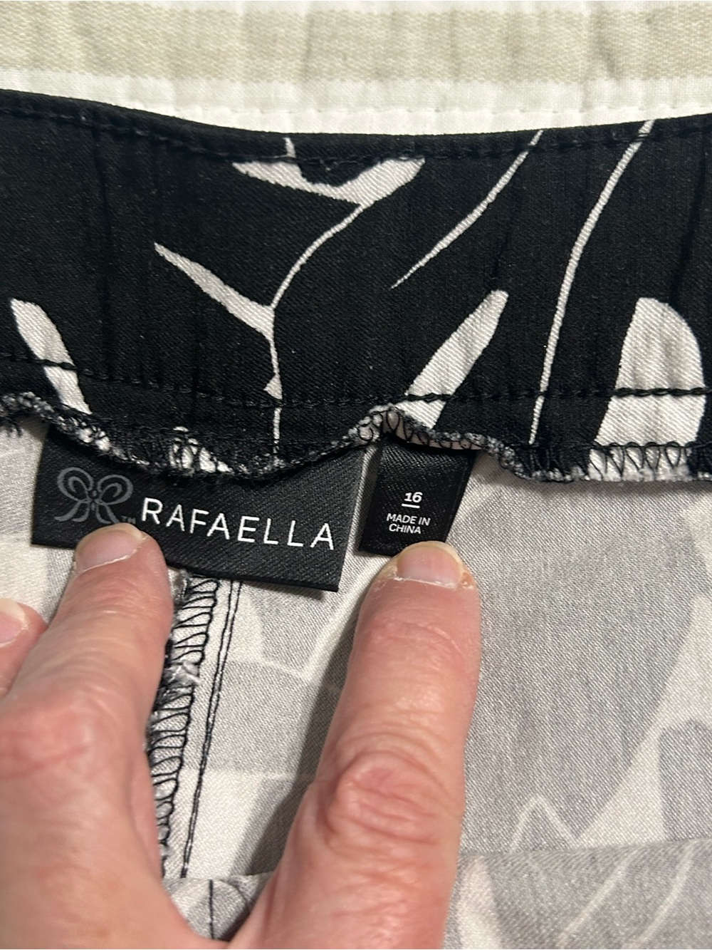 Rafaella Black and White Leaf-Print Shorts - Picture 2 of 3